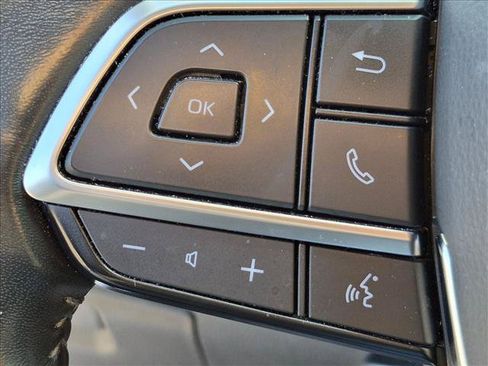 Used 2021 Toyota Highlander Limited FWD image 13