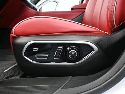 Used 2025 Jeep Wagoneer S Launch Edition image 24