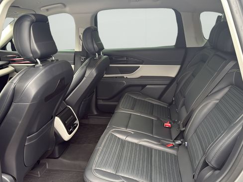 Used 2024 Lincoln Nautilus Reserve AWD/4WD image 20
