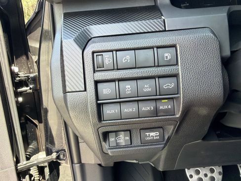 Used 2025 Toyota Tacoma TRD Pro AWD/4WD image 33