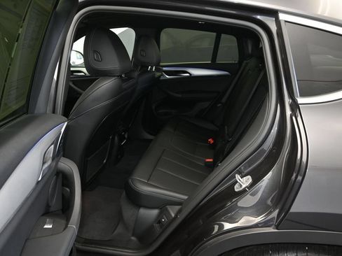 Used 2025 BMW X4 xDrive30i AWD/4WD image 18