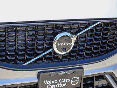 New 2025 Volvo XC60 B5 Ultra w/ Protection Package Premier image 5