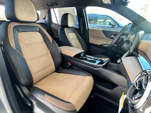 New 2026 Chevrolet Equinox ACTIV image 7