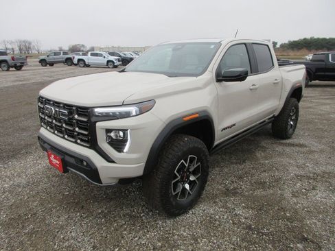 New 2026 GMC Canyon AT4X w/ LPO, Black Badging Package AWD/4WD image 11