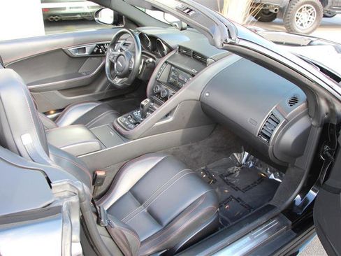 Used 2016 Jaguar F-TYPE R image 11