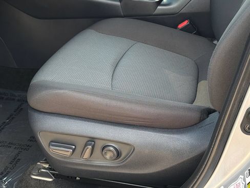 Used 2025 Toyota RAV4 XLE AWD/4WD image 20