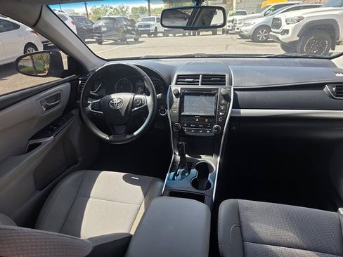 Used 2017 Toyota Camry SE w/ Moonroof Package FWD image 5