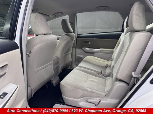 Used 2014 Toyota Prius V Two image 9