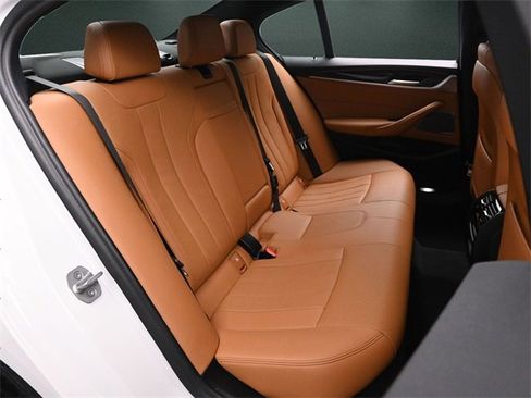 Used 2022 BMW 540i xDrive 540i xDrive w/ M Sport Package image 18