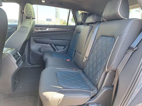 New 2026 Volkswagen Atlas Cross Sport SEL Premium R-Line image 22