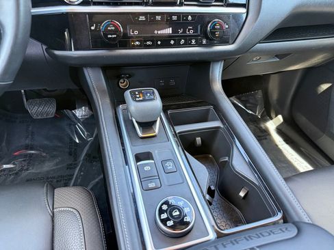 Certified 2022 Nissan Pathfinder SL w/ Cargo Package AWD/4WD image 13
