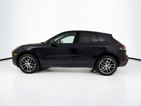 Certified 2025 Porsche Macan AWD/4WD image 2