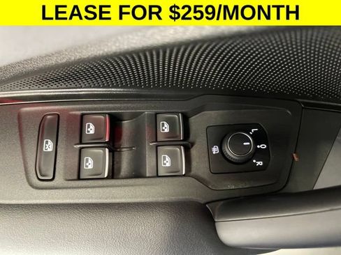 Used 2026 Volkswagen Tiguan SE AWD/4WD image 28