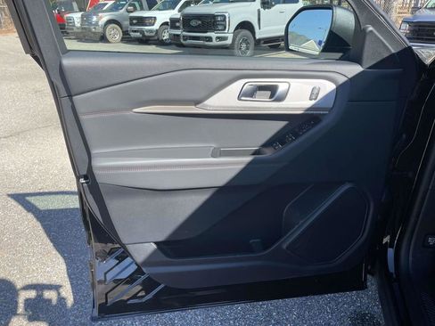 New 2026 Ford Explorer Active w/ Active Comfort Package RWD image 15