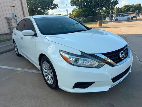 Used 2017 Nissan Altima 2.5 S w/ Power Driver Seat Package FWD image 4