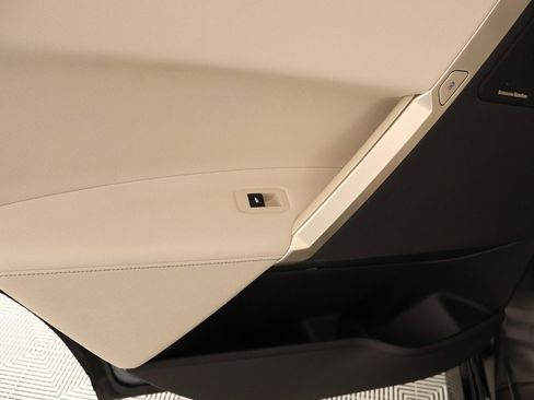 Used 2024 BMW iX xDrive50 w/ Sport Package image 18