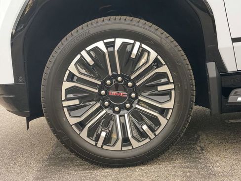 Used 2026 GMC Sierra EV Denali image 11