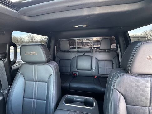 Used 2024 Chevrolet Silverado 1500 High Country image 31