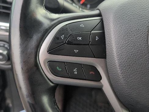 Used 2019 Jeep Cherokee Latitude Plus w/ Cold Weather Group image 20