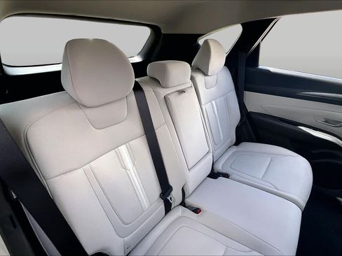 Certified 2025 Hyundai Tucson SEL FWD image 18