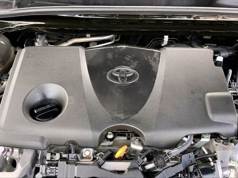 Used 2024 Toyota Camry SE FWD image 32