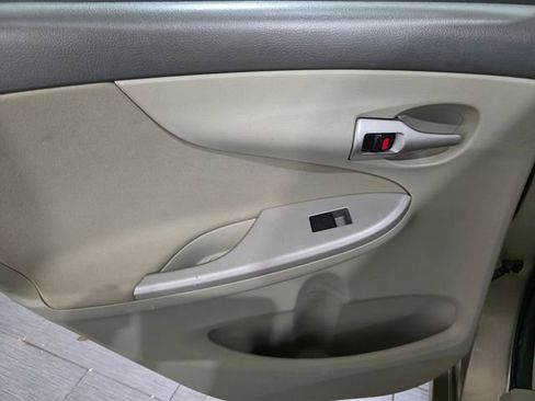 Used 2010 Toyota Corolla LE FWD image 11