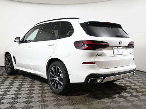 Used 2026 BMW X5 xDrive40i w/ M Sport Package image 5