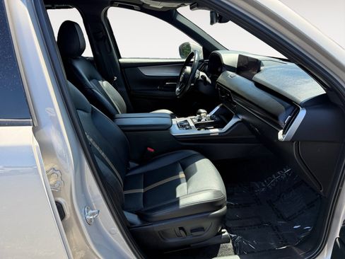 Used 2024 MAZDA CX-90 Plug-In Hybrid w/ Premium Plus AWD/4WD image 19