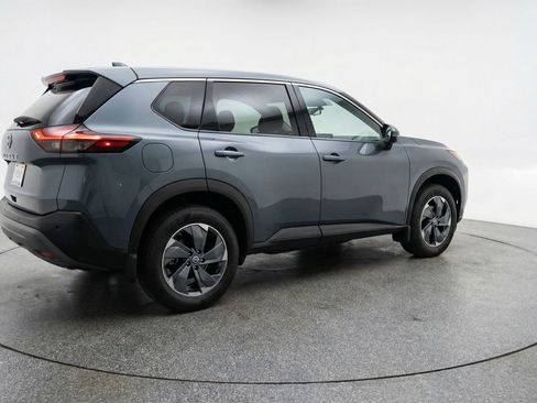 Used 2025 Nissan Rogue SV FWD image 9