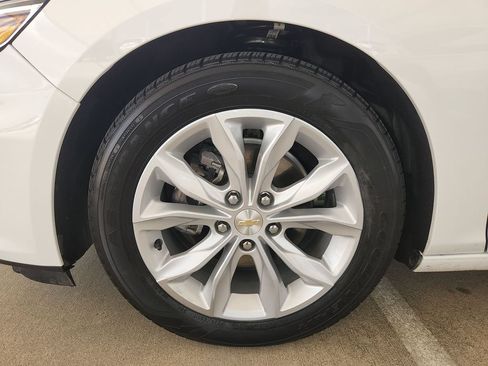 Used 2025 Chevrolet Malibu LT FWD image 30