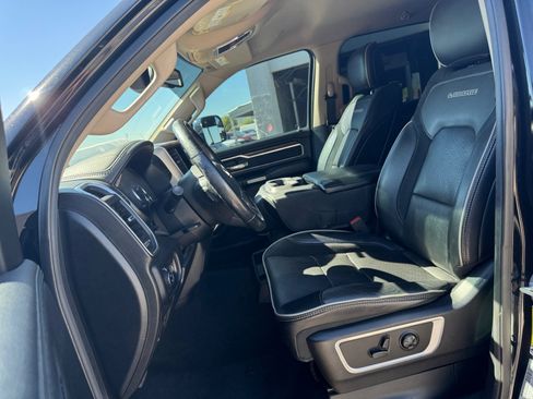 Used 2019 RAM 1500 Laramie AWD/4WD image 15