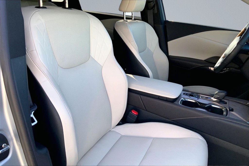 Used 2024 Lexus RX 350 Premium w/ Accessory Package (Z1) FWD image 7
