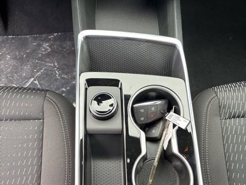 New 2026 Chevrolet Equinox LT w/ Safety and Technology Package AWD/4WD image 18