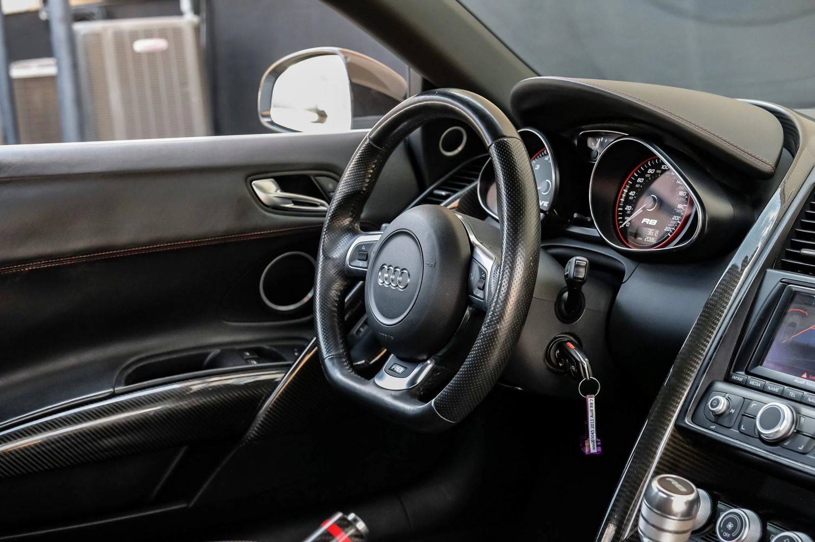 Used 2011 Audi R8 V10 AWD/4WD image 14
