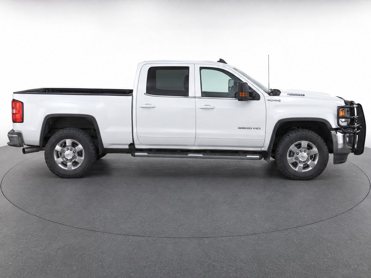Used 2018 GMC Sierra 3500 SLE w/ SLE Preferred Package AWD/4WD image 8