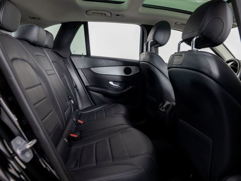 Used 2019 Mercedes-Benz GLC 300 4MATIC w/ Premium Package image 23