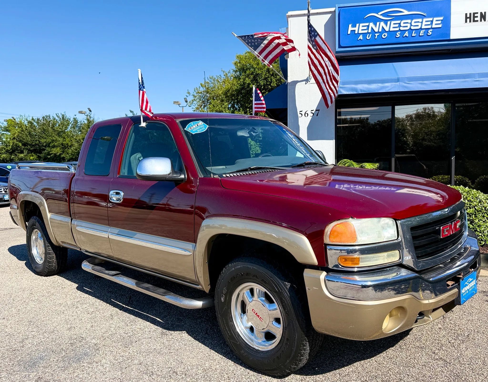Used 2003 GMC Sierra 1500 SLE w/ Off-Road Package AWD/4WD image 1