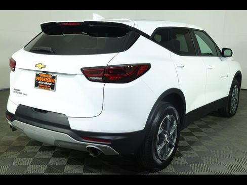 Used 2025 Chevrolet Blazer LT AWD/4WD image 12