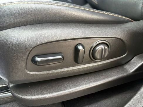 Used 2019 Chevrolet Equinox Premier image 27