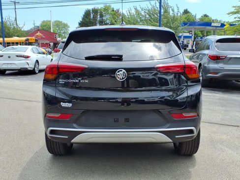 Used 2023 Buick Encore GX Preferred w/ Cold Weather Comfort Package AWD/4WD image 4