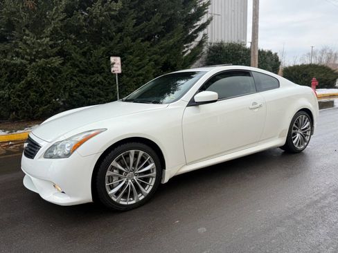 Used 2013 INFINITI G37 Journey w/ Premium Pkg image 2