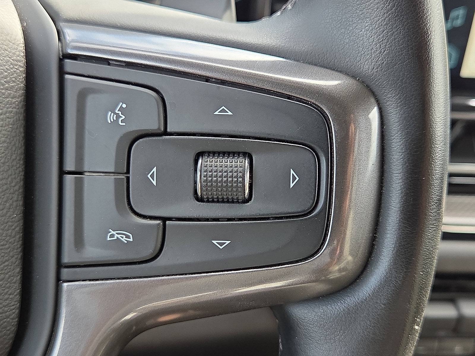 Used 2023 Chevrolet Silverado 1500 ZR2 w/ Technology Package AWD/4WD image 22