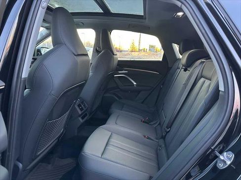 New 2025 Audi Q5 Premium Plus image 16
