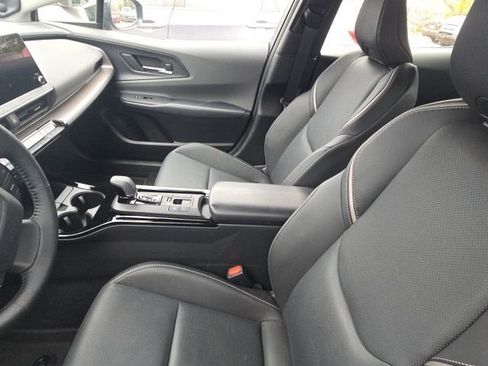 Used 2025 Toyota Prius Limited image 5
