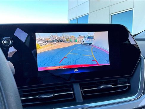 Used 2025 Chevrolet Trax LT image 20