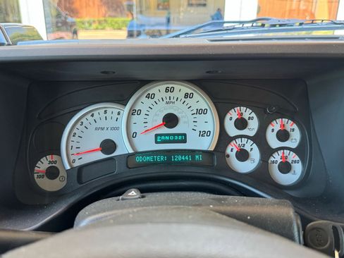 Used 2003 HUMMER H2 w/ Preferred Equipment Group image 16