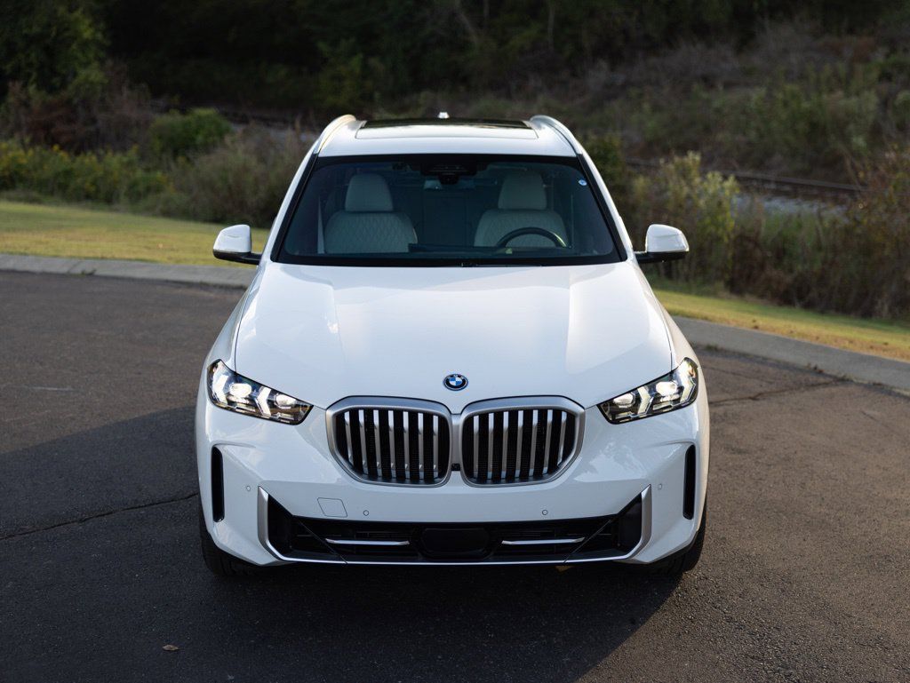 Used 2026 BMW X5 xDrive50e w/ Executive Package AWD/4WD image 11