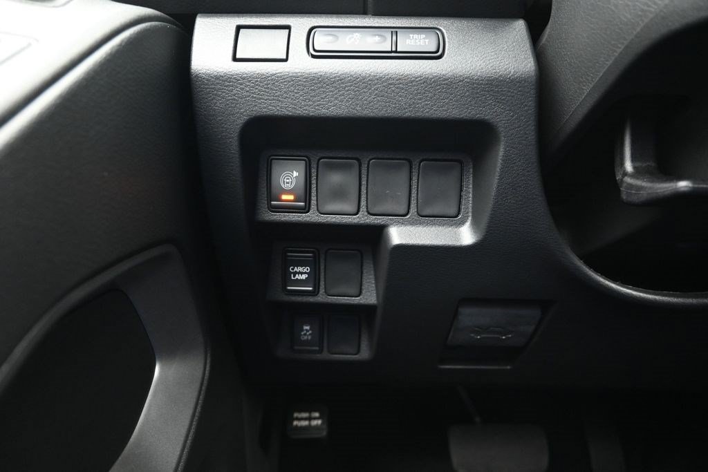 Used 2025 Nissan Frontier SV RWD image 22