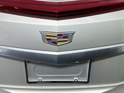 Used 2016 Cadillac XTS Luxury w/ Driver Awareness Package AWD/4WD image 10