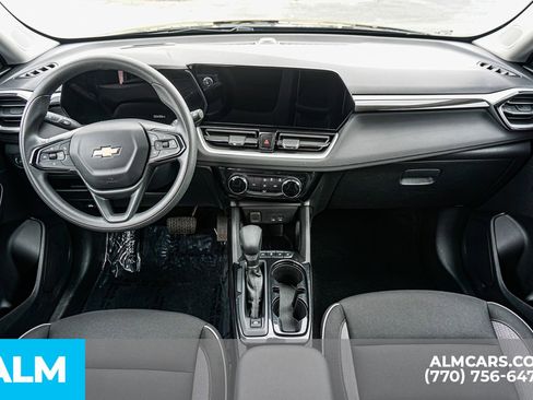 Used 2025 Chevrolet TrailBlazer LT FWD image 29